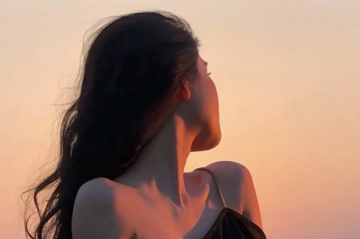 伊能静带假货翻车赚百万遭央视曝光关评装死秦昊也救不了