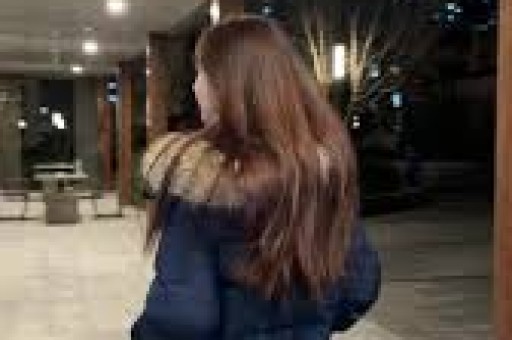 曝55岁柳云龙出轨十数年在妻眼皮底下偷情知情人称小三住对门